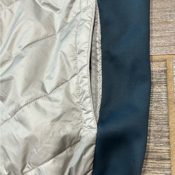 Spyder Silver and Blue Vest - Picture 6 of 13